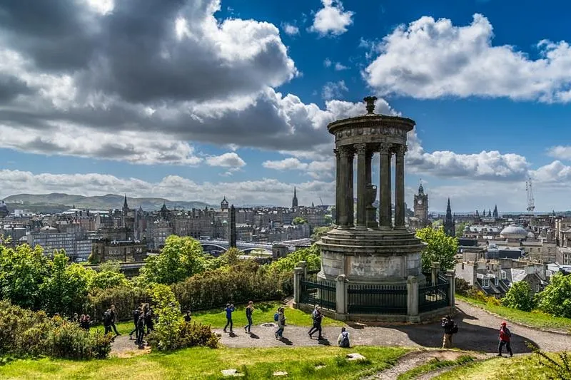 Edinburgh city tour by private chauffeur