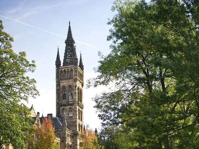 The tower of the University of Glasgow above Kelvingrove Park