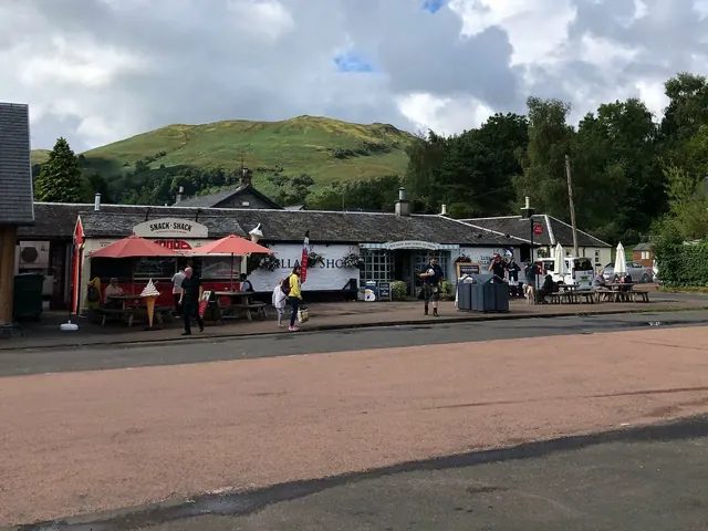 The village shop and cafés in Luss