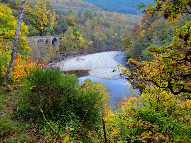 Killiecrankie viaduct over the River Garry in autumn